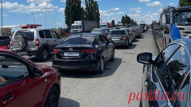 В России нашли способ разгрузить курортные трассы летом. Летом во время пиковой загрузки курортных трасс необходимо создавать льготные коридоры. Это поможет разгрузить основные магистрали, считает директор Института исследования проблем современной политики Антон Орлов. Соответствующе ...