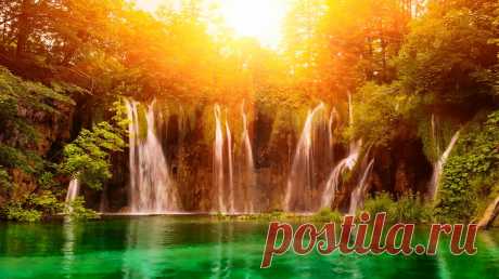 Природа — вечно изменчивое облако; никогда не оставаясь одной и той же, она всегда остается сама собой.
Ральф Уолдо Эмерсон