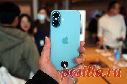 iPhone 16e снова подешевел в России