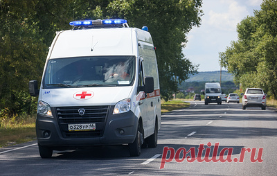 В Курской области из-за атаки ВСУ на автомобиль пострадала девушка. Она обратилась в больницу с осколочными ранениями правой руки