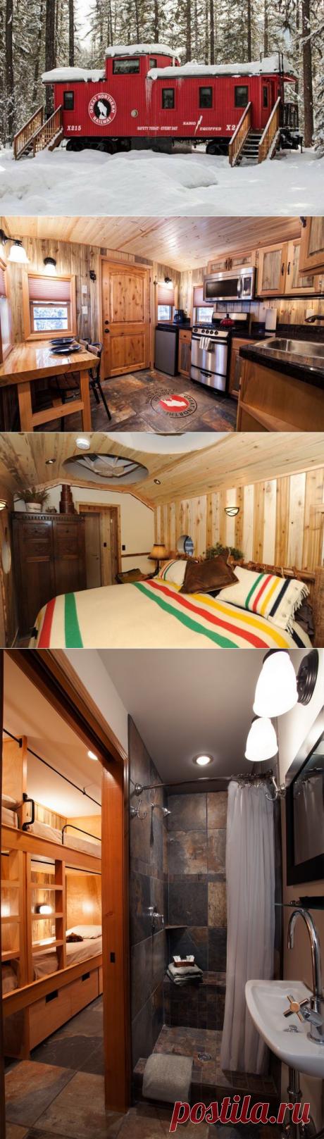 На первый взгляд это обычный старый вагон в лесу