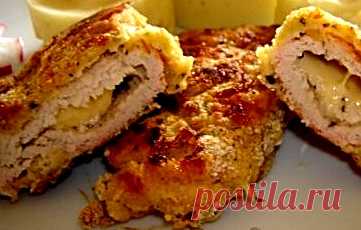 Индюшиные шницели, фаршированные сыром | Вкусный рецепт Индюшиное мясо превосходит по своему химическому составу, диетическим и вкусовым качествам мясо многих видов домашней птицы. В нем содержится большое колич