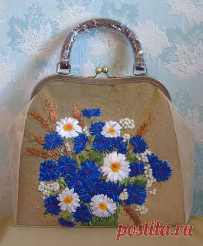 Сумка, вышитая лентами "Васильковое лето 2"
