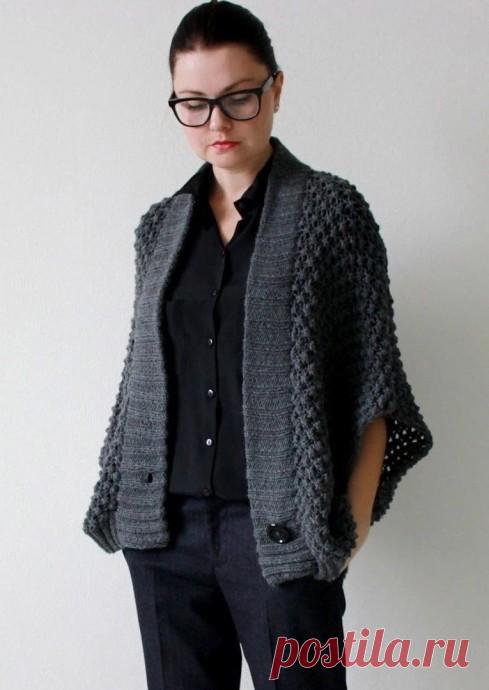 Жакет с цельновязанным рукавом спицами узором 