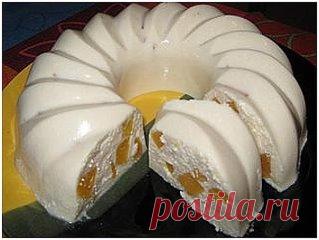 Творожный кекс с персиком без выпечки! Очень легкий, воздушный, вкусный, ароматный творожный десерт с персиками. Его нежность вы не забудете никогда. Приготовьте и порадуйте своих родных!
Ингредиенты:
1 пачка творога
120 грамм сгущенного молока
1 пачка (15 грамм) быстрорастворимого желатина
2 персика
Способ приготовления:
Персик без шкурки нарезать на кусочки.
Желатин растворить в 100 миллилитрах холодной воды и довести до кипения. Помешивая проварить пару минут и отставить остывать
В миску поме