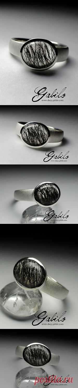 Кольцо с кристаллами черного турмалина в кварце