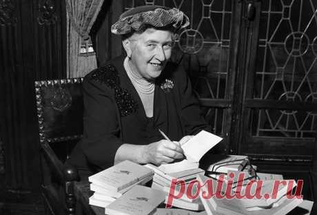 Почему мужчины проиграли Клеопатре и Агате Кристи: Книги: Культура: Lenta.ru