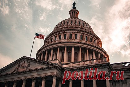 Стало известно о планах Вашингтона развязать новую войну. США готовятся воевать против хуситов в Йемене, сообщил отставной офицер разведки морской пехоты США Скотт Риттер. «Сегодня утром я узнал о том, что моя страна, Соединенные Штаты Америки, готовится развязать войну против Йемена», — написал экс-разведчик на своей странице в соцсети X.