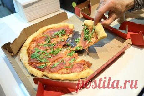 В Госдуме обвинили разносчиков пиццы в отсутствии патриотизма