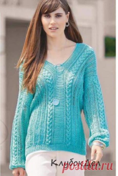 Женский пуловер с сочетанием узоров спицами Изысканный микс узоров: «косы», ажурные полосы и жемчужный узор очень хороши в освежающем мятном цвете