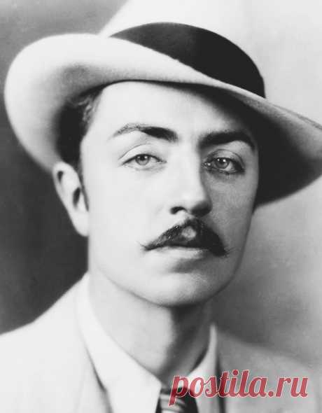 Уильям Пауэлл (William Powell)
- 29 июля, 1892
 • 5 марта 1984