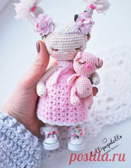 PDF Куколка. FREE amigurumi crochet pattern. Бесплатный мастер-класс, схема и описание для вязания игрушки амигуруми крючком. Вяжем игрушки своими руками! Куколка, кукла, doll, puppet, puppe, marioneta, fantoche. #амигуруми #amigurumi #amigurumidoll #amigurumipattern #freepattern #freecrochetpatterns #crochetpattern #crochetdoll #crochettutorial #patternsforcrochet #вязание #вязаниекрючком #handmadedoll #рукоделие #ручнаяработа #pattern #tutorial #häkeln #amigurumis #dolls
