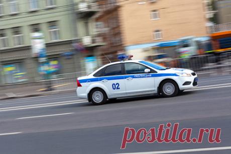 Мужчина убил парня и девушку в День всех влюбленных. Под Выборгом местный житель убил 24-летнего парня и 28-летнюю девушку 14 февраля. По данным следствия, преступление произошло вечером в Каменногорске. 42-летний мужчина распивал алкоголь вместе с ними. Позже между собравшимися произошел конфликт, во время которого подозреваемый зарезал своих знакомых.