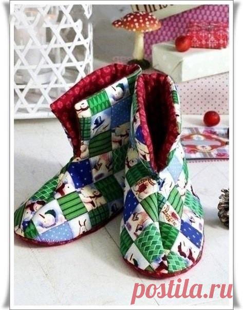 ​Уютные и тёплые тапочки-сапожки