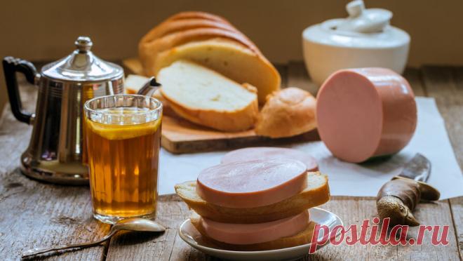 Эксперт рассказал, почему докторская колбаса теряет свой оригинальный вкус. Классическая докторская колбаса со времен СССР утратила свой оригинальный вкус. Об этом рассказал "Ленте.ру" бренд-шеф сети кофеен "Здрасте" Ростислав Новожилов. По его словам, 100 кг советской докторской колбасы по ...