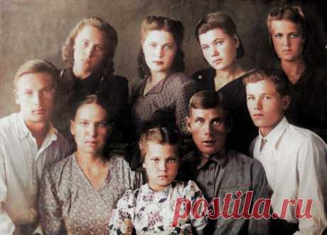 (1) Olga Wolga - на странице myheritage новая игрушка – можно...

раскраска тут, первые 10 фоток бесплатно: https://www.myheritage.com/incolor/view/454190851-500010