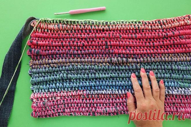 Необычное применение старых джинсов