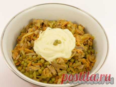 Салат "Обжорка" с печенью - рецепт с фото