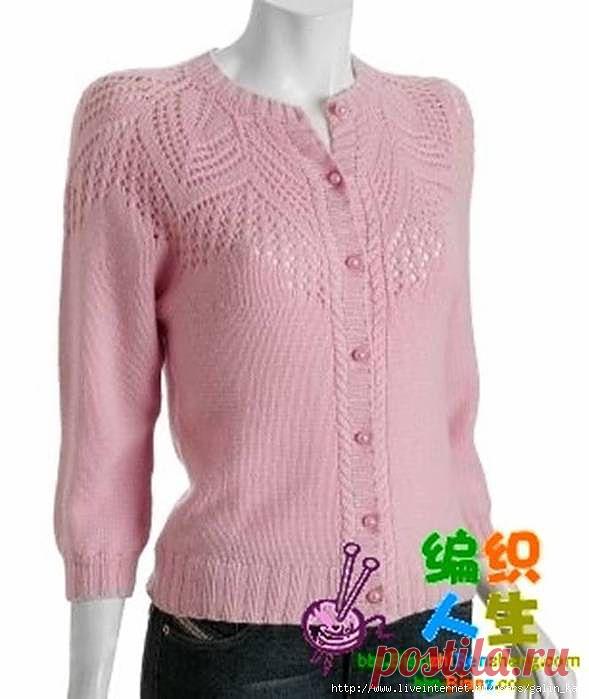 на круглой кокетке.