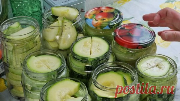 Рецепт проверен годами! Хрустящие маринованные кабачки на зиму! Готовлю каждый год уже много лет!
Сегодня поделюсь с вами проверенным рецептом маринованных кабачков. Этот рецепт напоминает вкус детства и станет отличной закуской на зиму. Погнали!
Ингредиенты:
 Кабачки (можно использовать переросшие или маленькие) – 1-2 кг
 Чеснок – 5-6 зубчиков
 Укроп (зонтики или стебли) – 1 пучок
 Лавровый лист – 3-4 шт.
 Перец черный горошком – 10 шт.
 Перец душистый (по желанию) – 1-2 ...