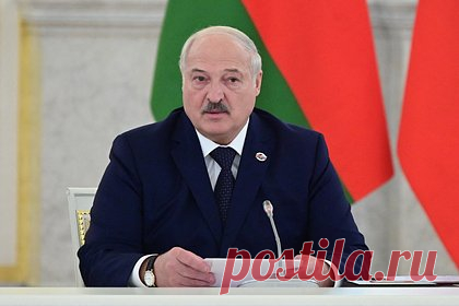Лукашенко заявил о приведении армии в полную боевую готовность. Президент Белоруссии Александр Лукашенко распорядился привести армию в полную боевую готовность. Глава государства принял такое решение на фоне мятежа частной военной компании (ЧВК) «Вагнер». Он добавил, что за событиями, происходившими на юге России, было больно наблюдать.