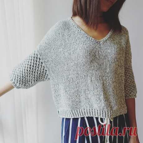 Пост на стене Джемпер  Mesh Sleeve  от Irene Lin.Вязание начинается с горловины спинки.Джемпер связан без швов сверху вниз.Сначала вяжут прямыми рядами от набранного края до подмышки. Затем соединяют работу в круг. Поднимают петли по проймам и вяжут рукава. Прибавки плеча делают в каждом ряду (лиц. и изн.).Размеры:XS (S, M , L , 2L)На фото показан размер M.Плотность вязания:18 петель х 23 ряда = 10 x 10 см лиц. гладьюпосле бл...