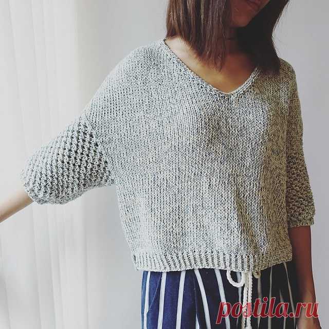 Пост на стене Джемпер  Mesh Sleeve  от Irene Lin.Вязание начинается с горловины спинки.Джемпер связан без швов сверху вниз.Сначала вяжут прямыми рядами от набранного края до подмышки. Затем соединяют работу в круг. Поднимают петли по проймам и вяжут рукава. Прибавки плеча делают в каждом ряду (лиц. и изн.).Размеры:XS (S, M , L , 2L)На фото показан размер M.Плотность вязания:18 петель х 23 ряда = 10 x 10 см лиц. гладьюпосле бл...