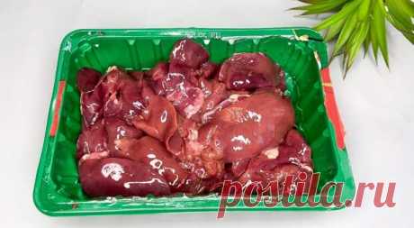 (37) Блюдо из куриной печени из грузинского ресторана: настолько вкусно, что решила поделиться рецептом - Будет вкусно - 13 июня - 43887059920 - Медиаплатформа МирТесен Ингредиенты: 1. Куриная печень - 350 гр. 2. Сладкий болгарский перец - 1 шт. 3. Свежий огурец - 1 шт. 4. Маринованный огурец - 2 шт. 5. Кинза - небольшой пучок. 6. Соль, перец - по вкусу. 7. Соевый соус - 1 ст. ложка. 8. Растительное масло - 1 ст. ложка. Способ приготовления: 1. Куриную печень моем - 13 июн...