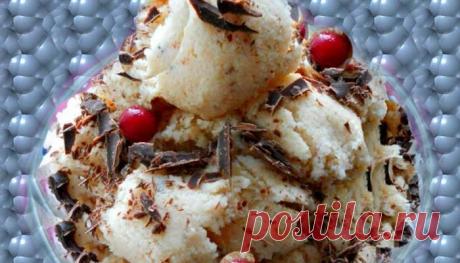 Сливочно-кофейное мороженое под тертым шоколадом | Fresh-Recipes