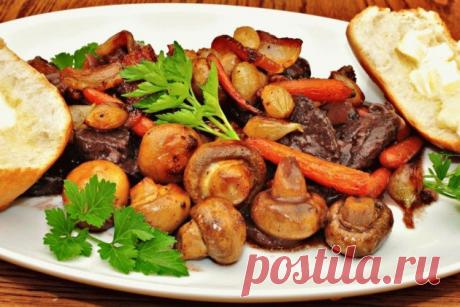 20 рецептов очень сочного мяса в духовке