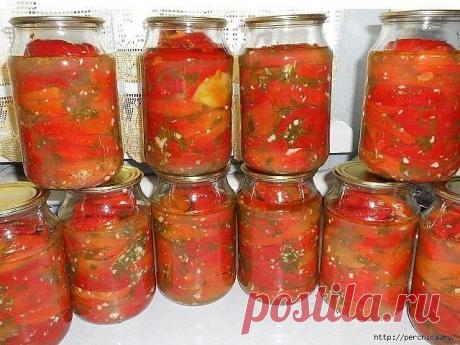 Перец болгарский с чесноком на зиму

Чтобы приготовить перец болгарский с чесноком на зиму, вам понадобится:

перец болгарский – 3 кг
чеснок – 3 головки
укроп свежий – 1 пучок
для маринада:
масло подсолнечное – 250 мл
уксус – 500 мл
сахар – 1 ст.
соль – 3 ст. л.

Как приготовить перец болгарский с чесноком на зиму:

1. Болгарский перец хорошо вымыть под проточной водой, обсушить, очистить от плодоножек и семян, нарезать полосками или крупными кусочками. Для того, чтобы заг...