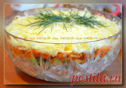 Салат с копченой курицей, корейской морковью и огурцом