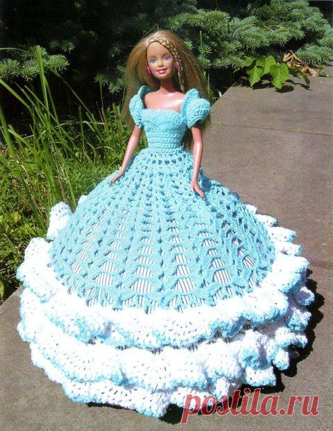 Платье для куклы крючком, 22 модели с описанием и мастер классом
