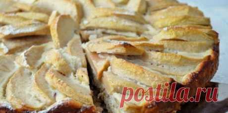 Диетический яблочный пирог с овсянкой и йогуртом
