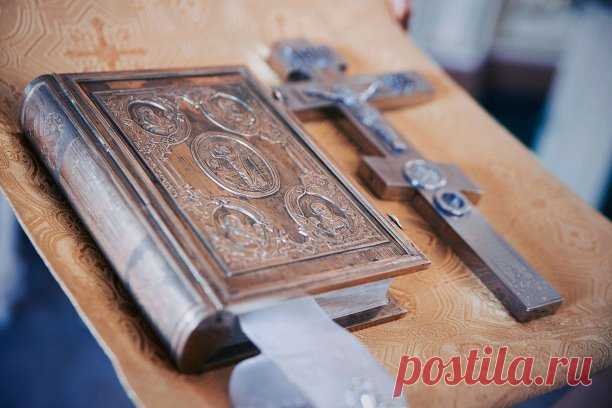 О ГРЕХЕ ЛЖИ И ЛИЦЕМЕРИЯ. 
Если мы спросим себя, какой сегодня самый распространенный грех, страшная язва, эпидемия, охватившая весь мир, то ответ будет: ложь и лицемерие. Как разлившаяся во время потопа вода покрывает землю, проникает в каждую трещину ее, наполняет собой всякую впадину и борозду и постепенно превращает землю в болото, в грязное месиво, в трясину, засасывающую человека, так ложь и лицемерие наполнили нашу жизнь. Это грех, ставший обычным в нашей повседневно...