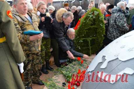 В Хабаровске почтили память воинов-интернационалистов  / Общество / АМУРПРЕСС В Хабаровске почтили память воинов-интернационалистов