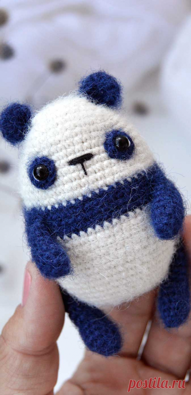 PDF Малыш Панда крючком. FREE crochet pattern; Аmigurumi animal patterns. Амигуруми схемы и описания на русском. Вязаные игрушки и поделки своими руками #amimore - Панда, медведь, маленький медвежонок, мишка.