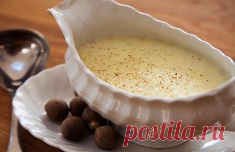 Белый соус БЕШАМЕЛЬ в домашних условиях: самый быстрый и легкий рецепт Белый соус Бешамель, который обычно применяют для приготовления спагетти, лазаньи или суфле, можно легко и просто сделать в домашних условиях. Считается, что впервые такой соус приготовил французский повар для своего короля: несколько веков назад. С тех пор соус стал классикой жанра: без него не обходится ни одна кухня. Соус Бешамель добавляют в тушеные котлеты, в …