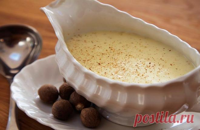 Белый соус БЕШАМЕЛЬ в домашних условиях: самый быстрый и легкий рецепт Белый соус Бешамель, который обычно применяют для приготовления спагетти, лазаньи или суфле, можно легко и просто сделать в домашних условиях. Считается, что впервые такой соус приготовил французский повар для своего короля: несколько веков назад. С тех пор соус стал классикой жанра: без него не обходится ни одна кухня. Соус Бешамель добавляют в тушеные котлеты, в …