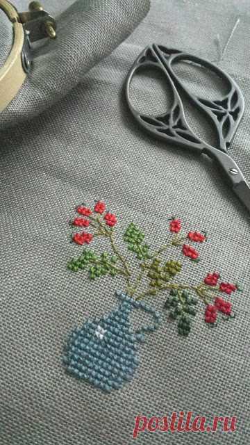 Mansarde Design: 13/1/2015 Rosehip by Gerda Bengtsson