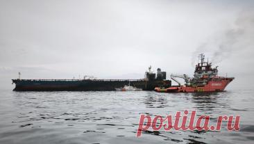 Эвакуацию экипажа танкера Kairos приостановили. Спасение экипажа танкера Kairos под флагом Гамбии приостановлено. Утром 6 декабря пограничный катер предпринял попытку снять экипаж с аварийного судна, но высокие волны помешали это сделать, передает ТАСС со ссылкой на оперштаб по борьбе с ...