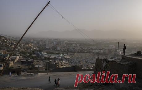 СМИ: несколько ракет упали в районе электростанции в Кабуле. Информация о том, кто может стоять за обстрелом, а также о наличии пострадавших или материальном ущербе, пока не приводится