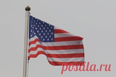 Стрельбу в приходской школе США устроила женщина-трансгендер. Стрельбу в приходской школе в американском штате Нэшвилл устроила женщина-трансгендер, рассказал шеф городской полиции Джон Дрейк. В результате происшествия погибли трое девятилетних детей и трое преподавателей, которым было около 60 лет. Одри Хейл была вооружена двумя автоматическими винтовками и пистолетом.