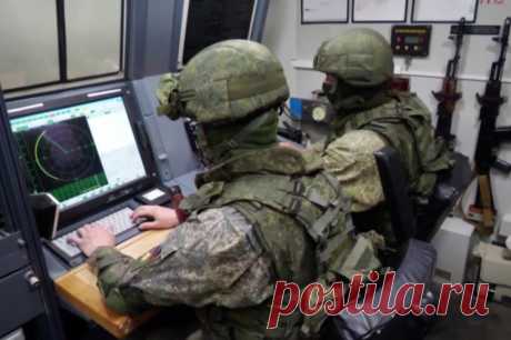 В МО сообщили об уничтожении украинской станции РЭБ «Хмара» в зоне СВО. Потери противника на донецком направлении составили 420 военнослужащих.