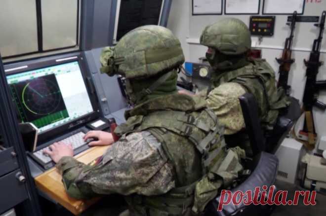 В МО сообщили об уничтожении украинской станции РЭБ «Хмара» в зоне СВО. Потери противника на донецком направлении составили 420 военнослужащих.