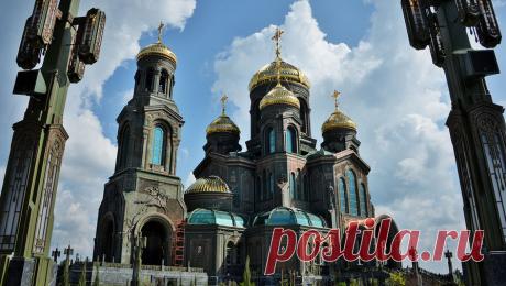 В главном храме Вооруженных сил РФ появился памятник героизму женщин. В главном храме Вооруженных сил РФ в Подмосковье открыли скульптурную композицию "Подвигу женщин", которую создали по мотивам фильма "А зори здесь тихие". Об этом сообщает ТАСС со ссылкой на Минобороны России. Памятник ...