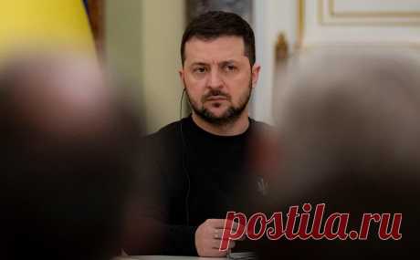 «РБК-Украина» узнала о лишении гражданства экс-чиновников Януковича. Президент Владимир Зеленский подписал указ о лишении украинского гражданства нескольких чиновников времен бывшего президента Украины Виктора Януковича, в том числе экс-министра образования и науки Дмитрия Табачника (2010-2014) и экс-министра внутренних дел Виталия Захарченко (2011-2014), пишет «РБК-Украина» со ссылкой на источник в правоохранительных органах.