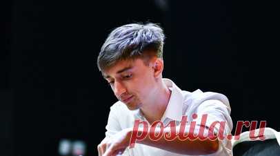 Дубов: Карлсен на чемпионате мира по блицу мог орать матом на норвежском. Российский гроссмейстер Даниил Дубов прокомментировал тот факт, что многие ошибочно считают шахматистов спокойными личностями. Читать далее