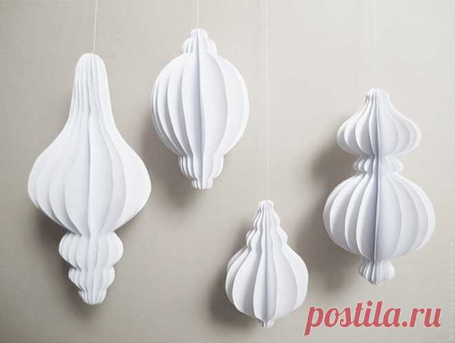 tree ornaments | DESIGN AND FORM