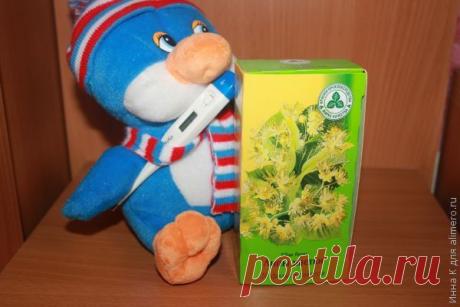 Настой из липы | Советы Народной Мудрости
Обычно температуру тела до 38,5 не сбивают с помощью медикаментов. Но облегчать состояние при высокой температуре, особенно если речь идет о ребенке, все равно нужно. Мы обычно используем влажные обтирания и с недавних пор готовим настой из цветов липы. Расскажу о полезных свойствах этого растения.